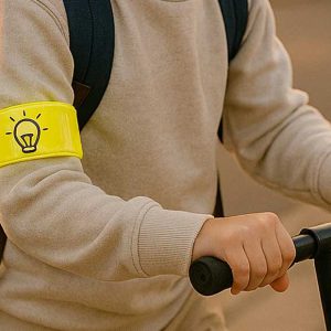 Brassard auto-enroulant